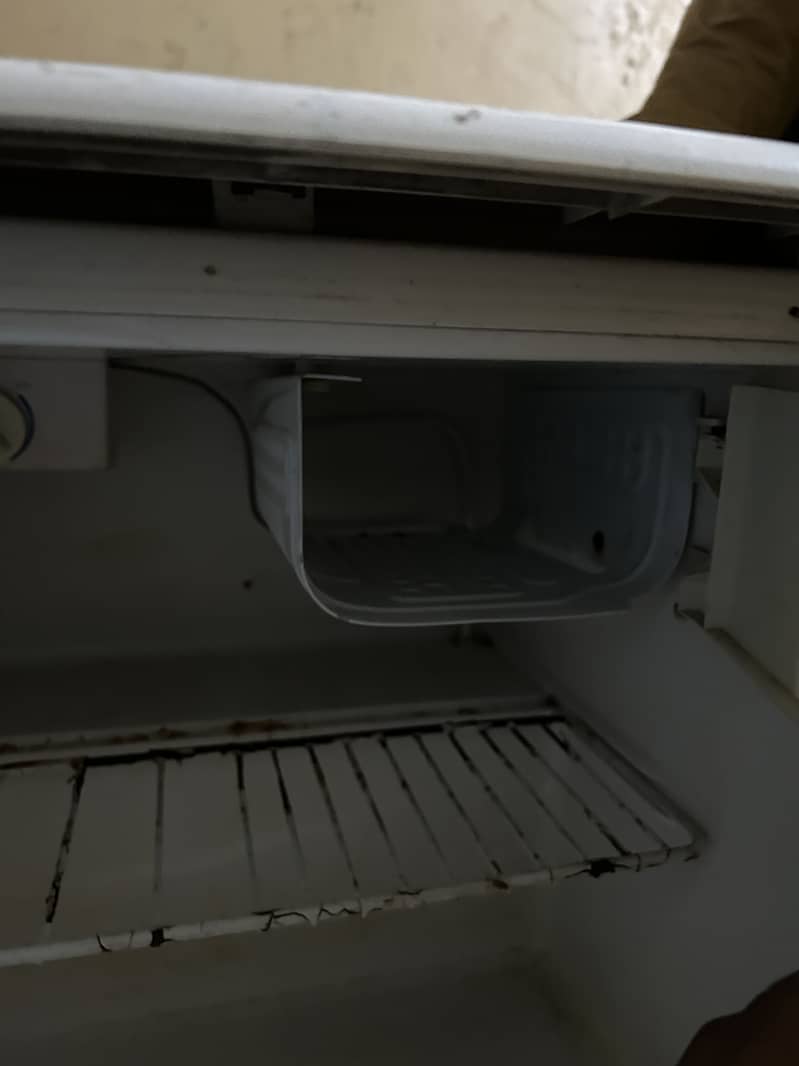 Small frige 4