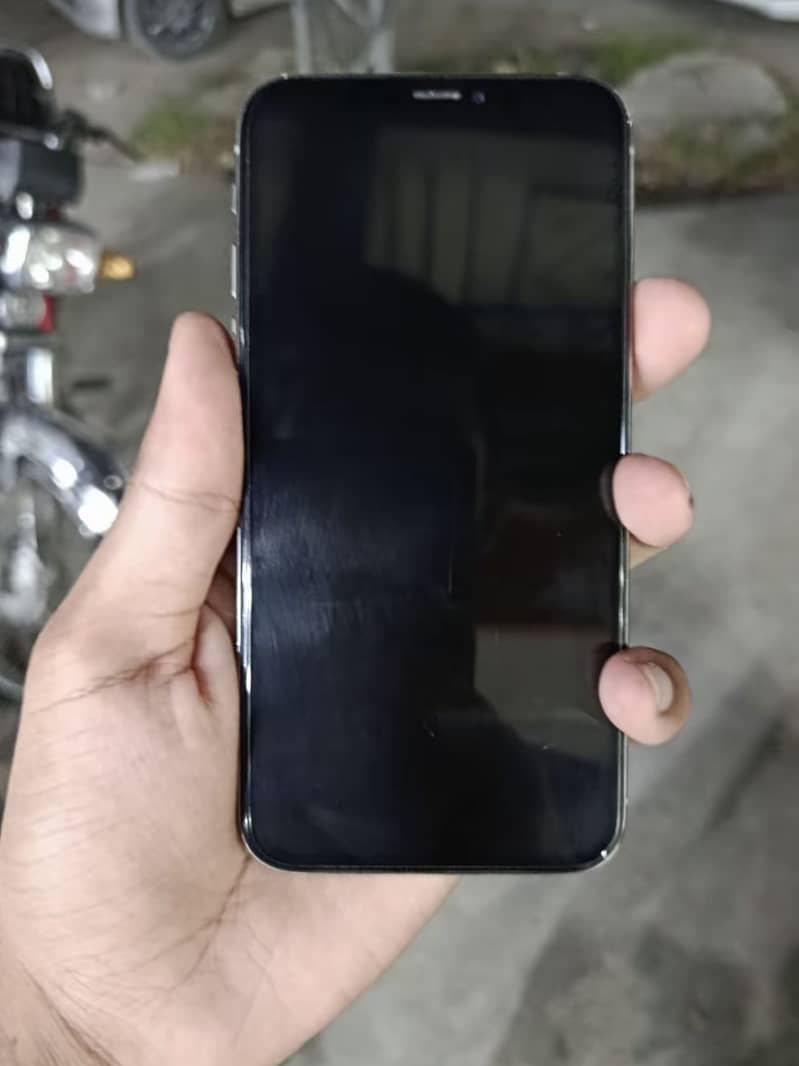 Apple iPhone X 3