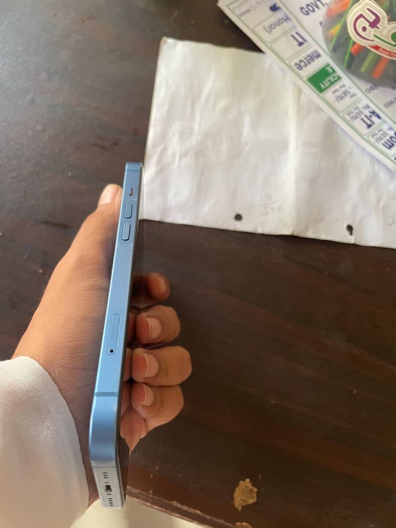 Apple iPhone 13 1