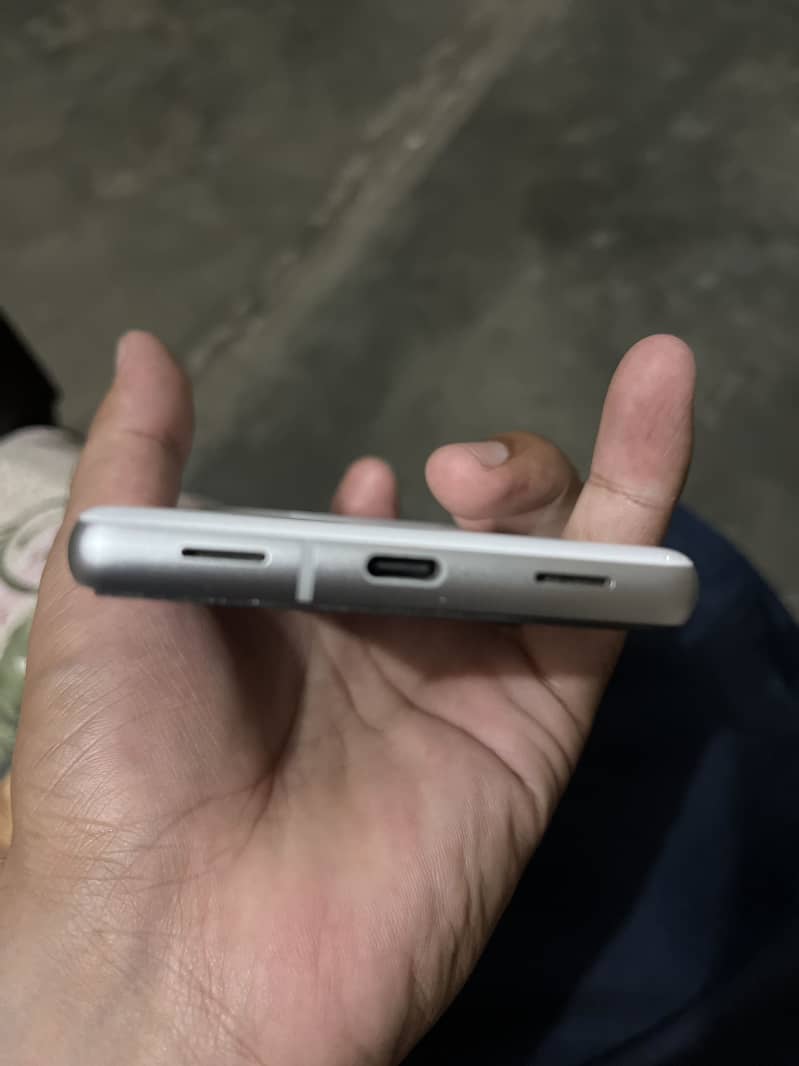 Google pixel 7A 2