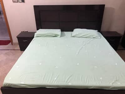 King Size Bed + 2 side Tables