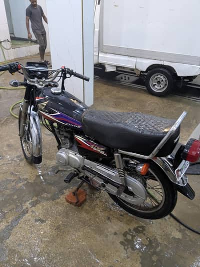 Honda cg 125 larkana no