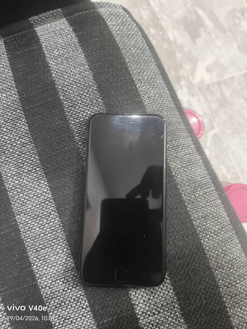 Apple iPhone 7 1