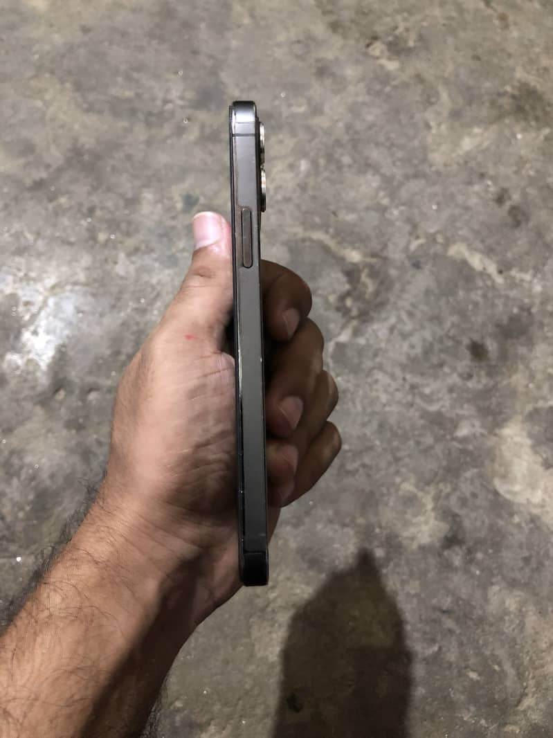 Apple iPhone 12 Pro 2