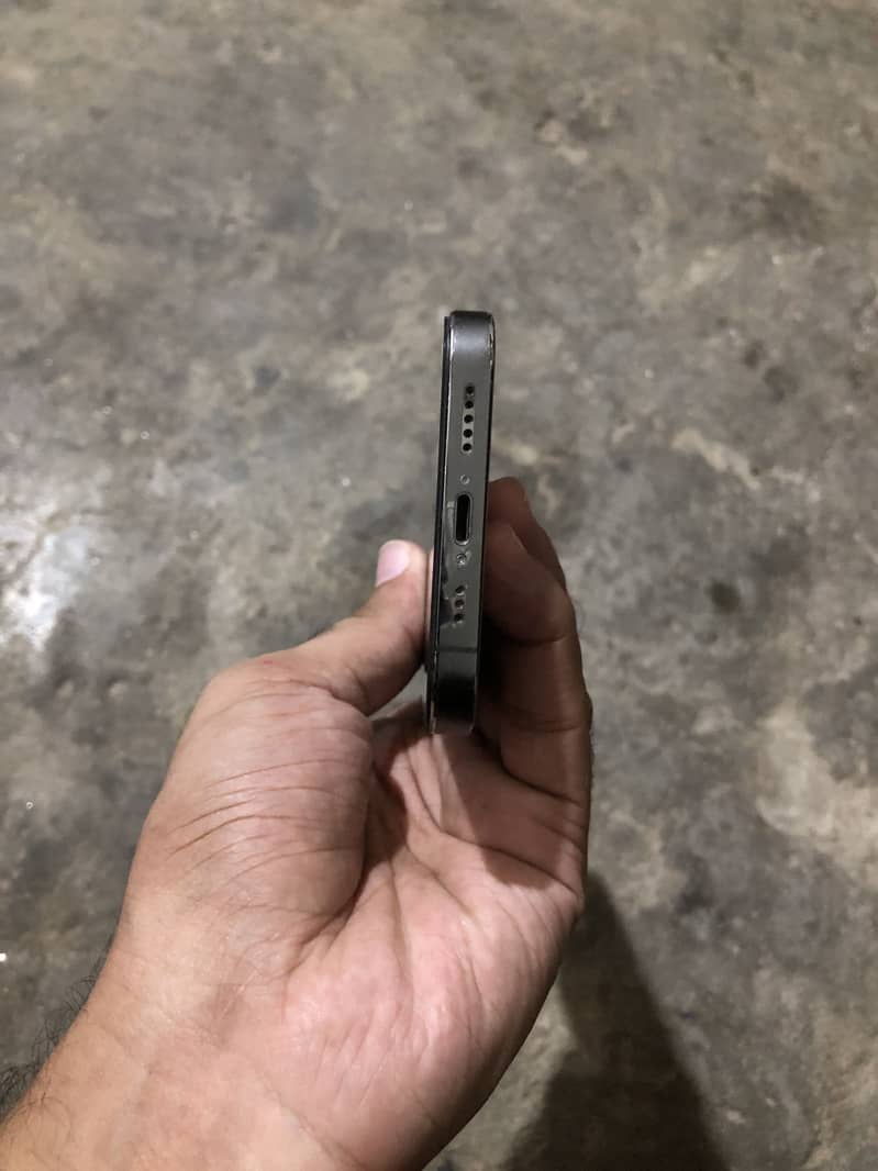 Apple iPhone 12 Pro 4
