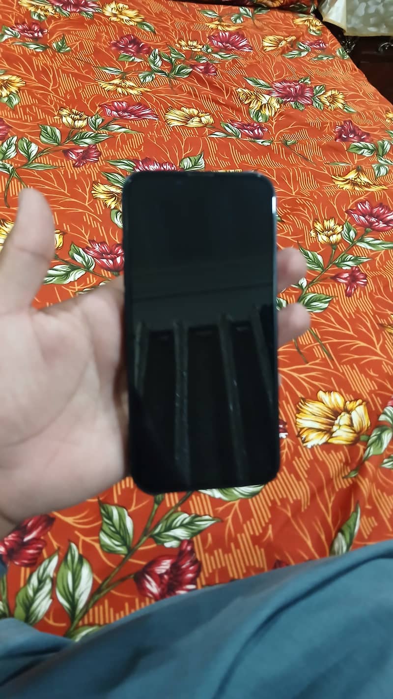 Apple iPhone 13 1