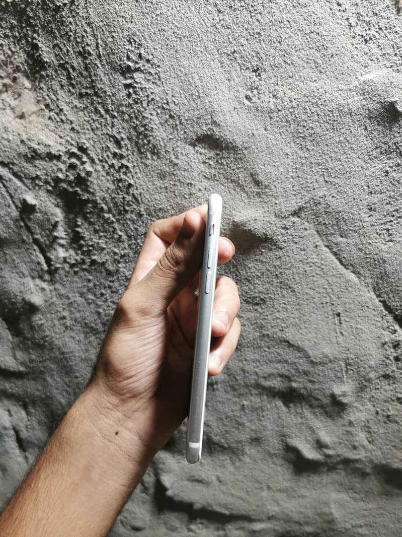 Apple iPhone 7 4