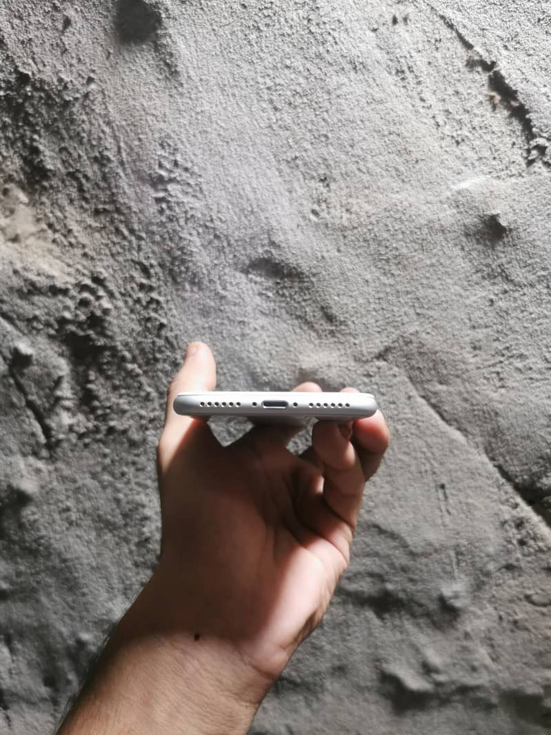 Apple iPhone 7 5