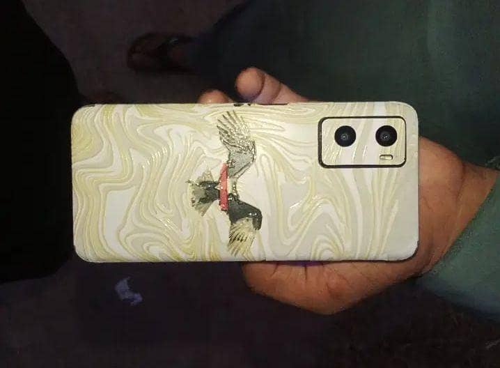 OPPO A76 1