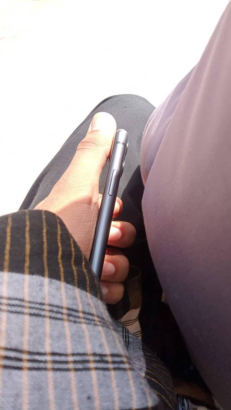 Apple iPhone 11 2