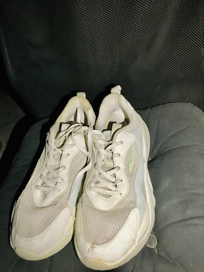 shoes used like new imported