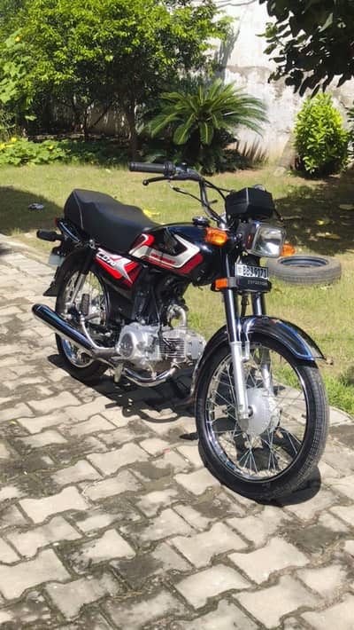 2025 model cd70 black