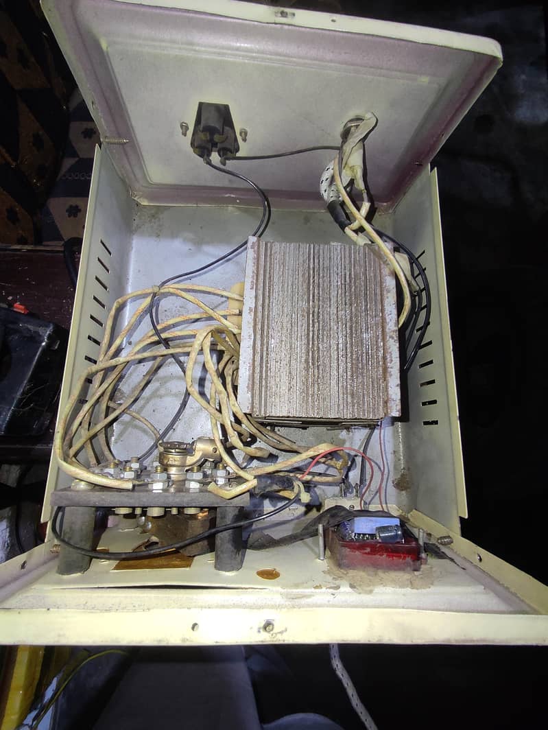Automatic & Manual Voltage Stabilizer 2