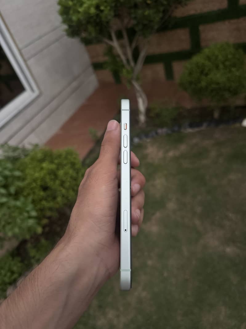 Apple iPhone 15 plus 3