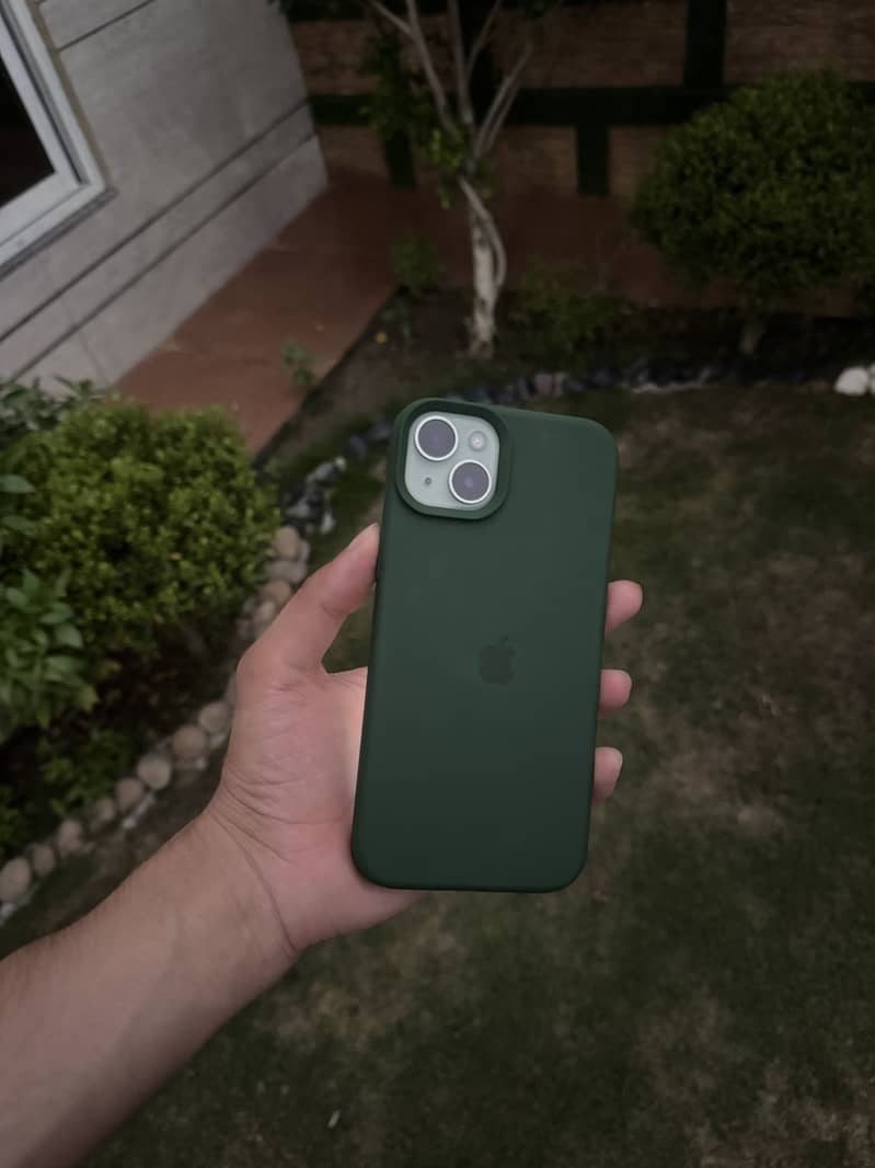 Apple iPhone 15 plus 8
