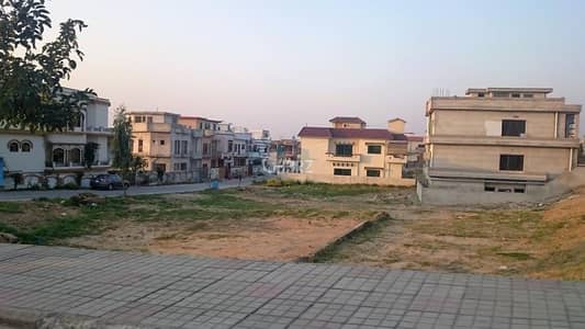Beautiful Location Kanal Plot with Direct Approach and Near to Park & Masjid