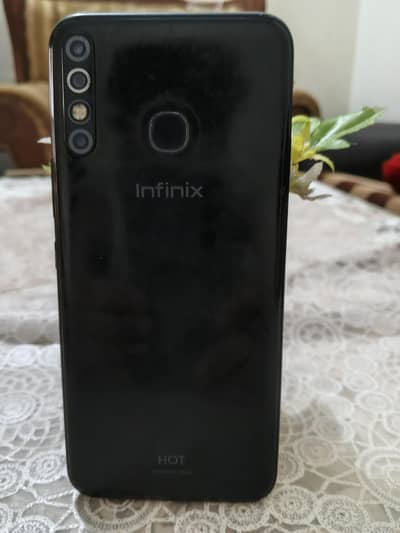 Infinix Hot 8