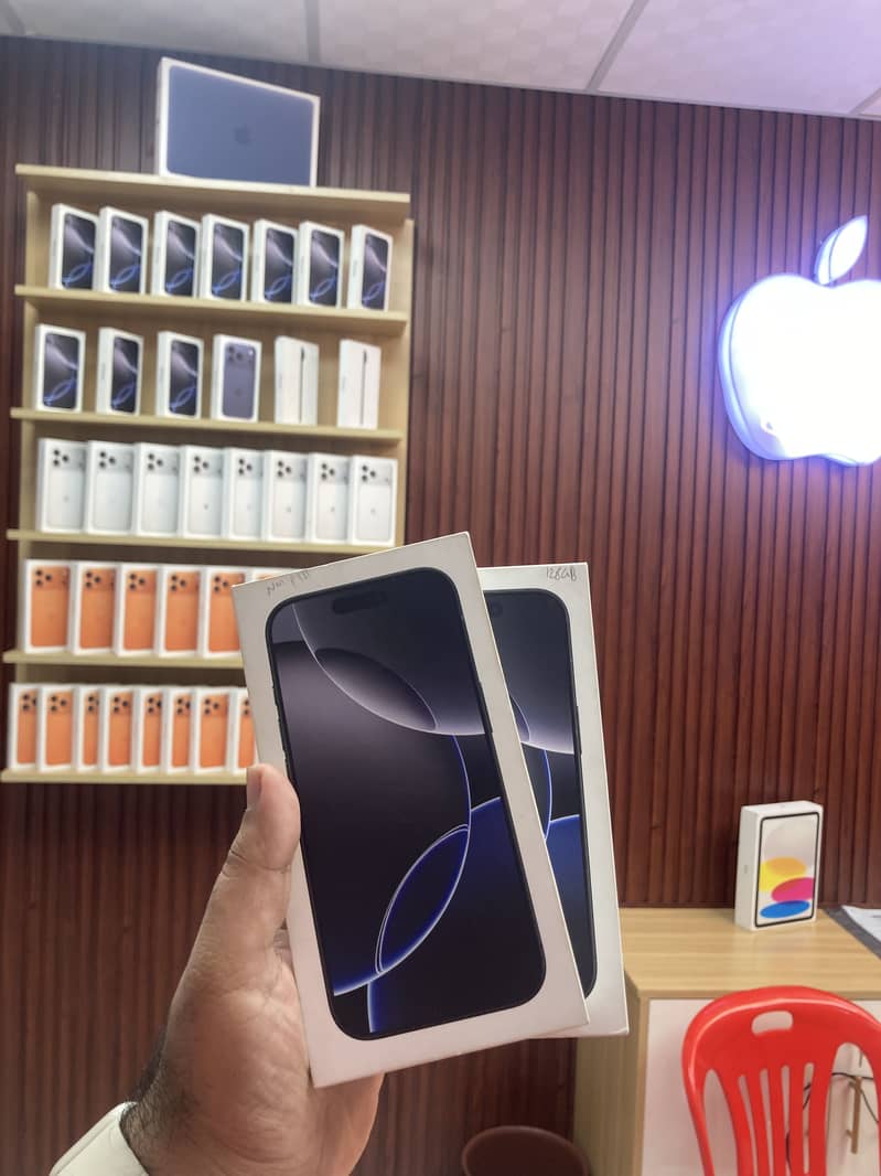 Apple iPhone 16 Pro 0
