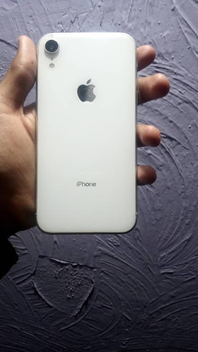 I phone xr all ok seald phone factory unlocked