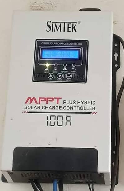 Simtek MPPT solar controller 100A