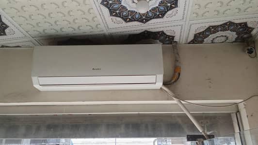 Gree 1.5 Ton Inverter AC – Excellent Condition | Fast Cooling