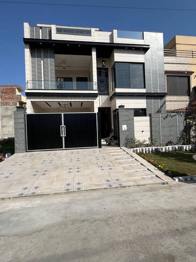 10 Marla Brand New House For Sale