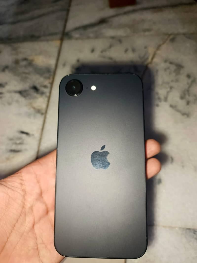 Apple iPhone 17e 2