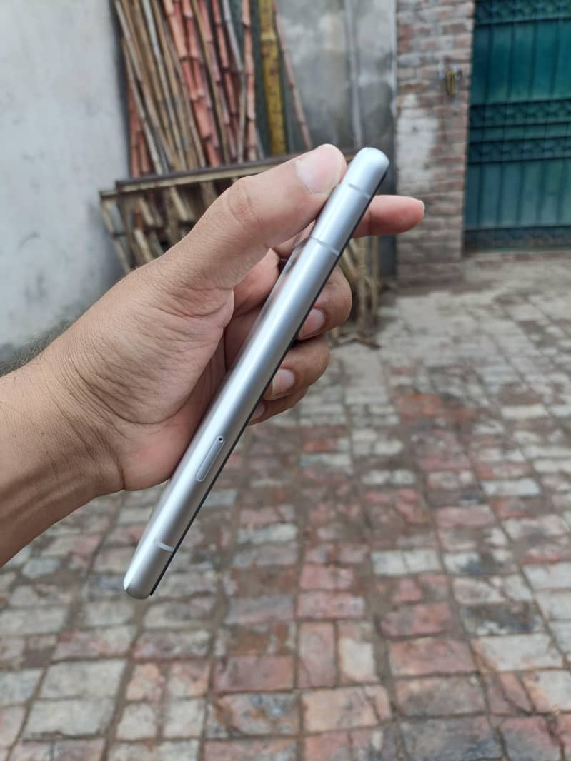 Google pixel 7A 4