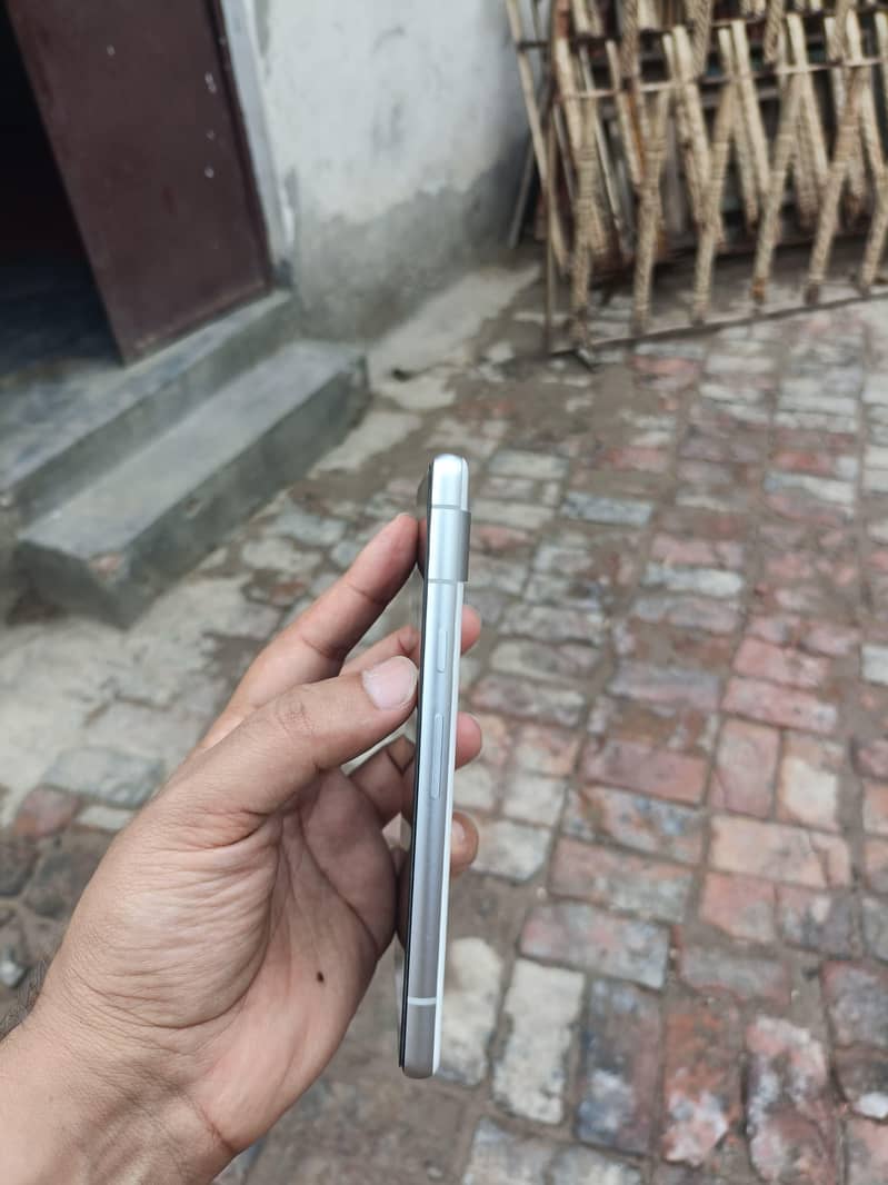 Google pixel 7A 6