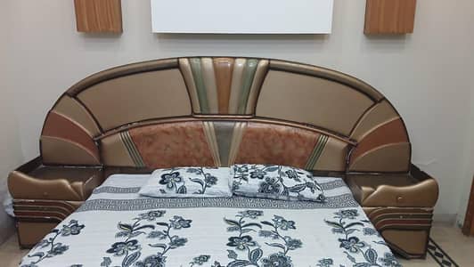 Solid Wooden Bedroom Set – Bed with Matching Dressing Table & Mirror