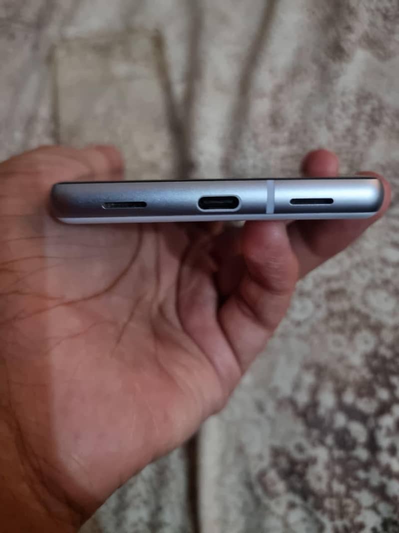 Google Pixel 7a 2