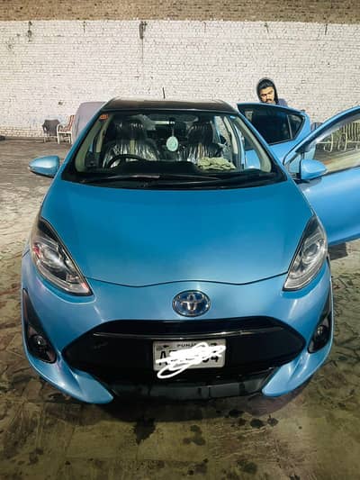 Toyota aqua 2012