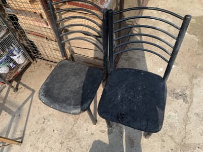 2 iron frame chair