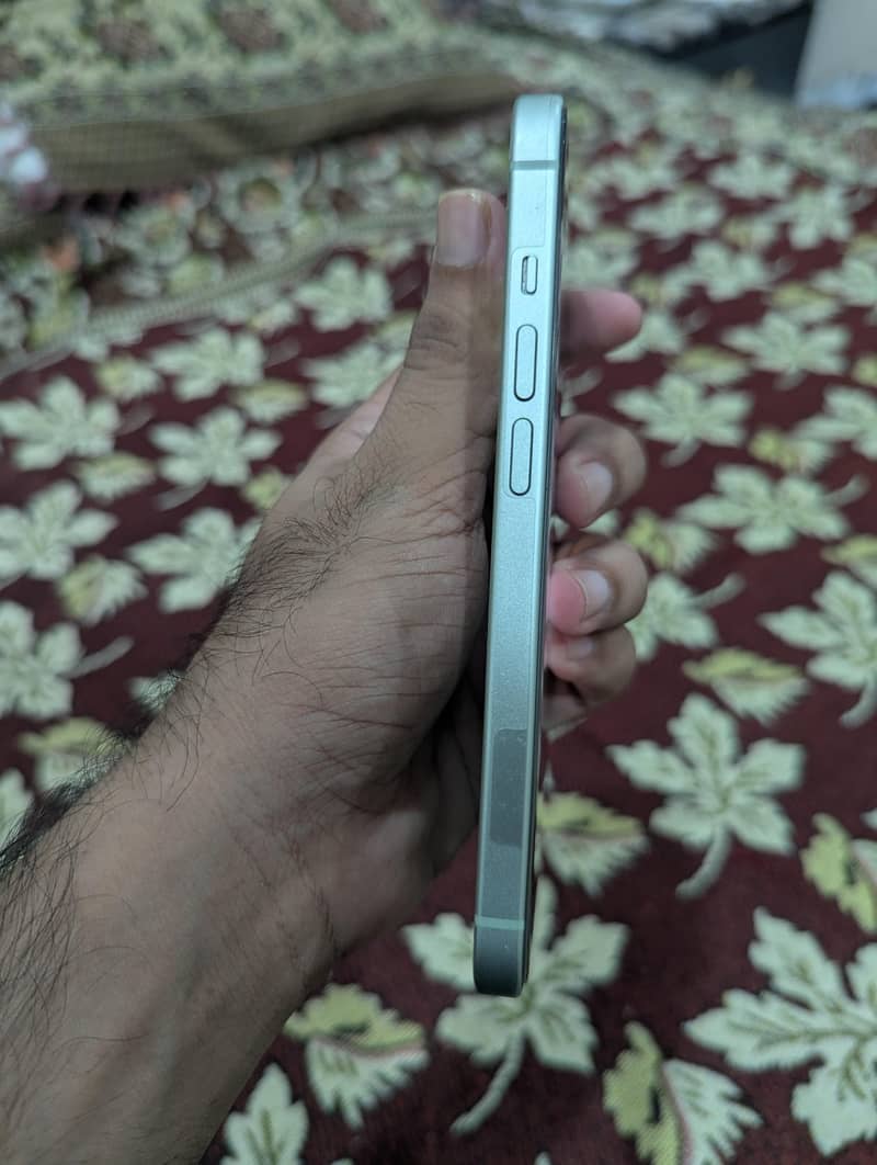 Apple iPhone 15 0