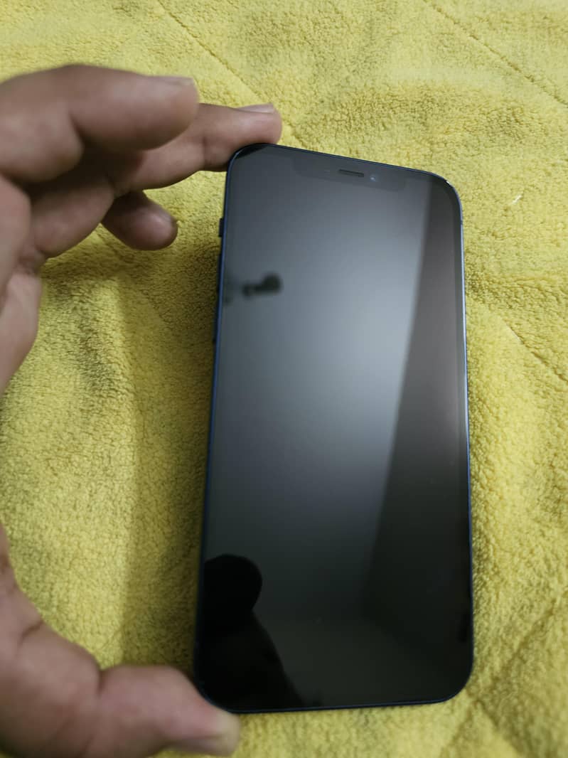 Apple iPhone 12 2