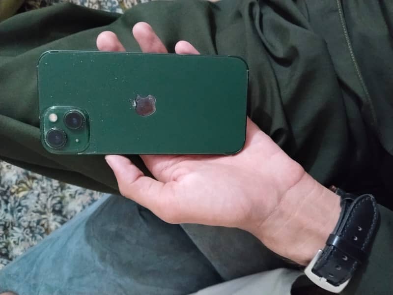 Apple iPhone 13 1