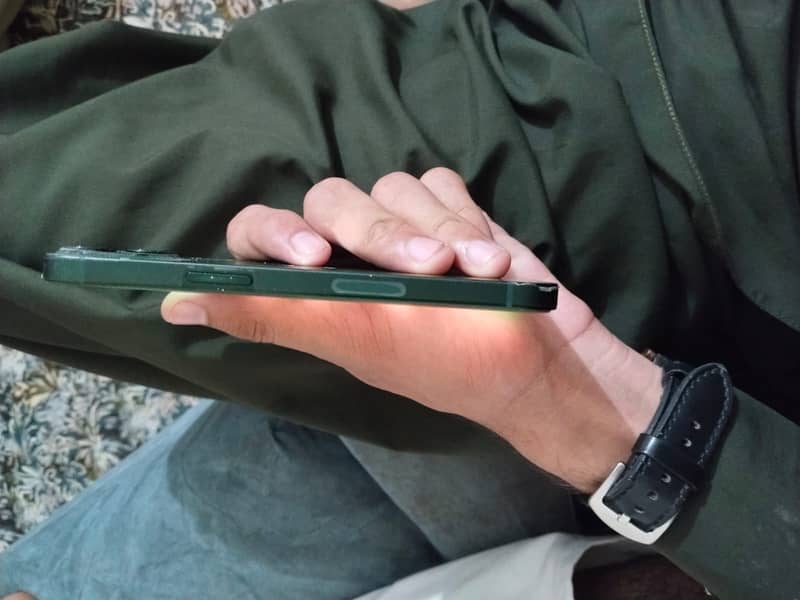Apple iPhone 13 3