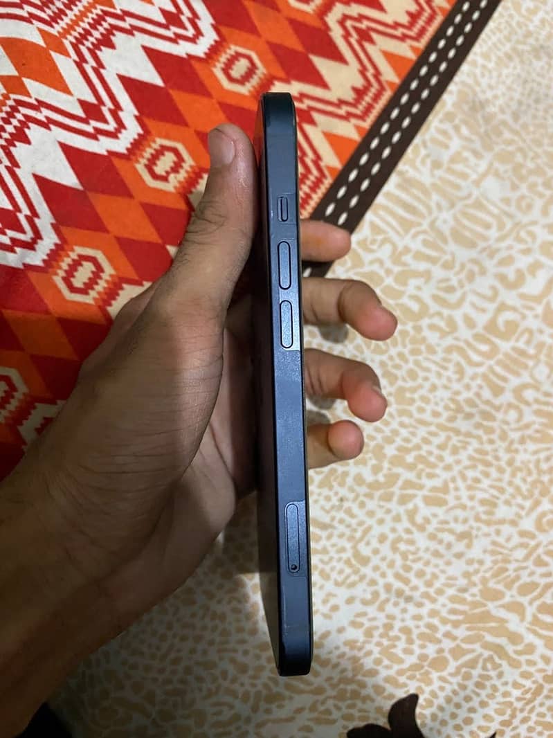 Apple iPhone 13 1