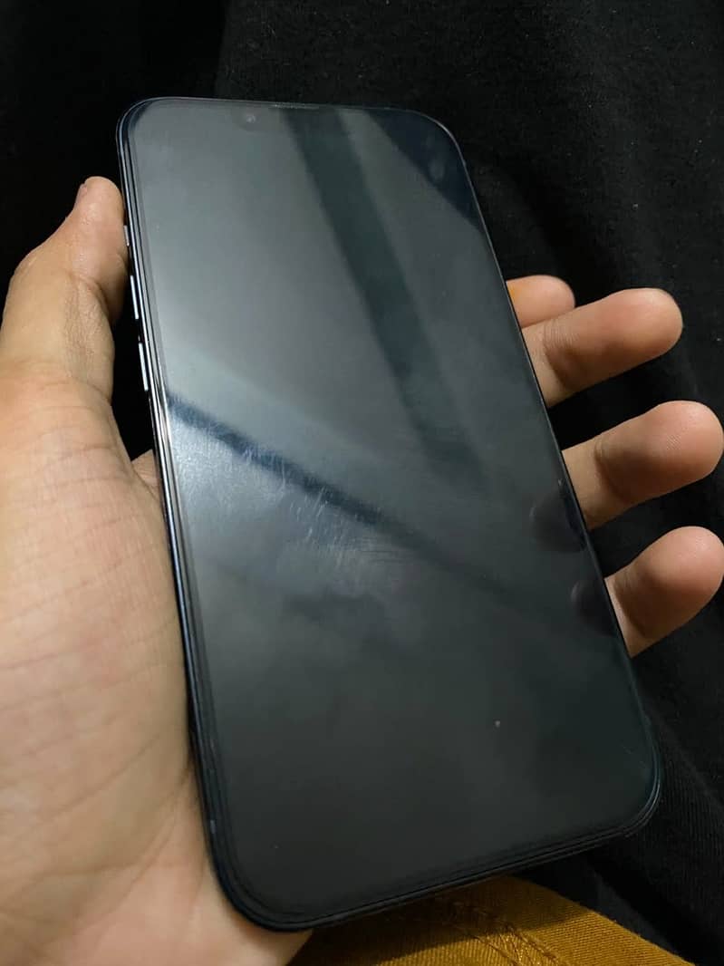 Apple iPhone 13 4