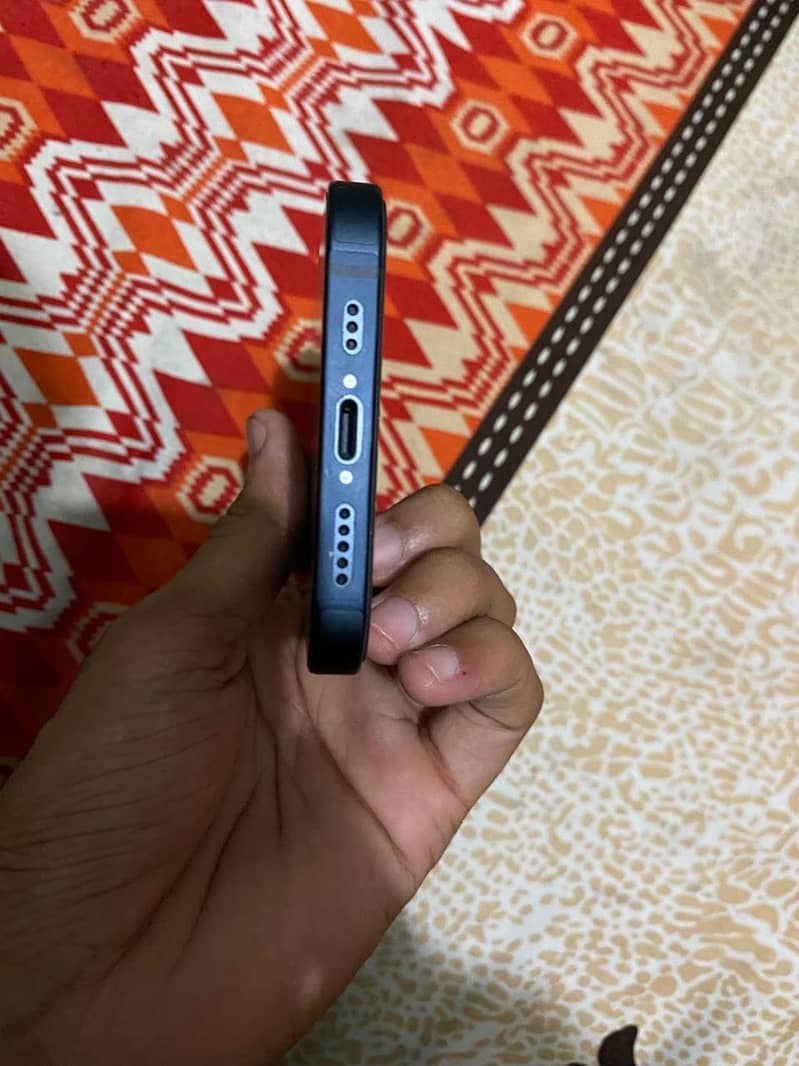 Apple iPhone 13 5