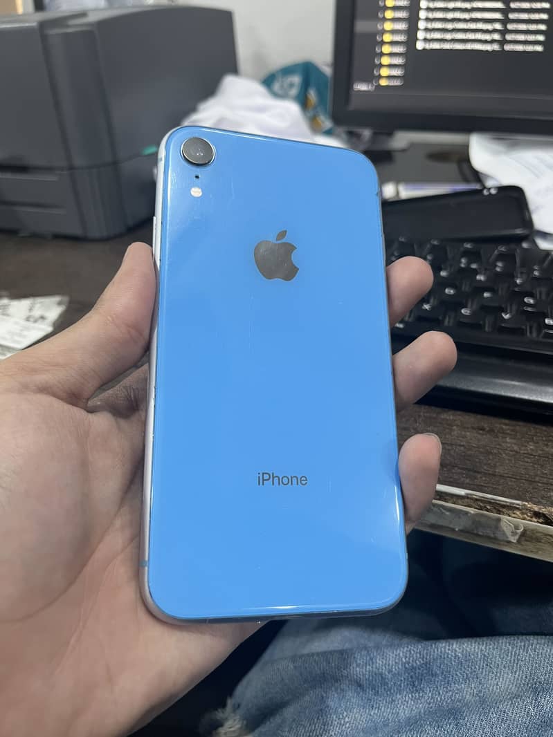 Apple iPhone XR 1