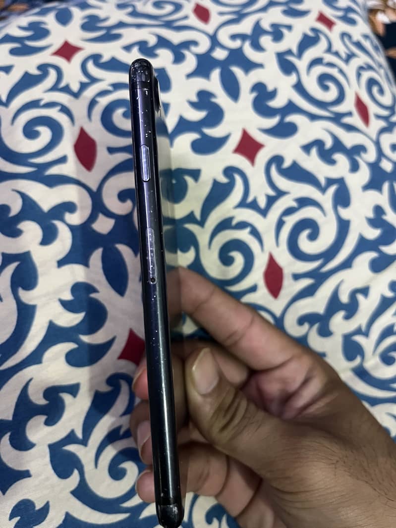 Apple iPhone 7 1