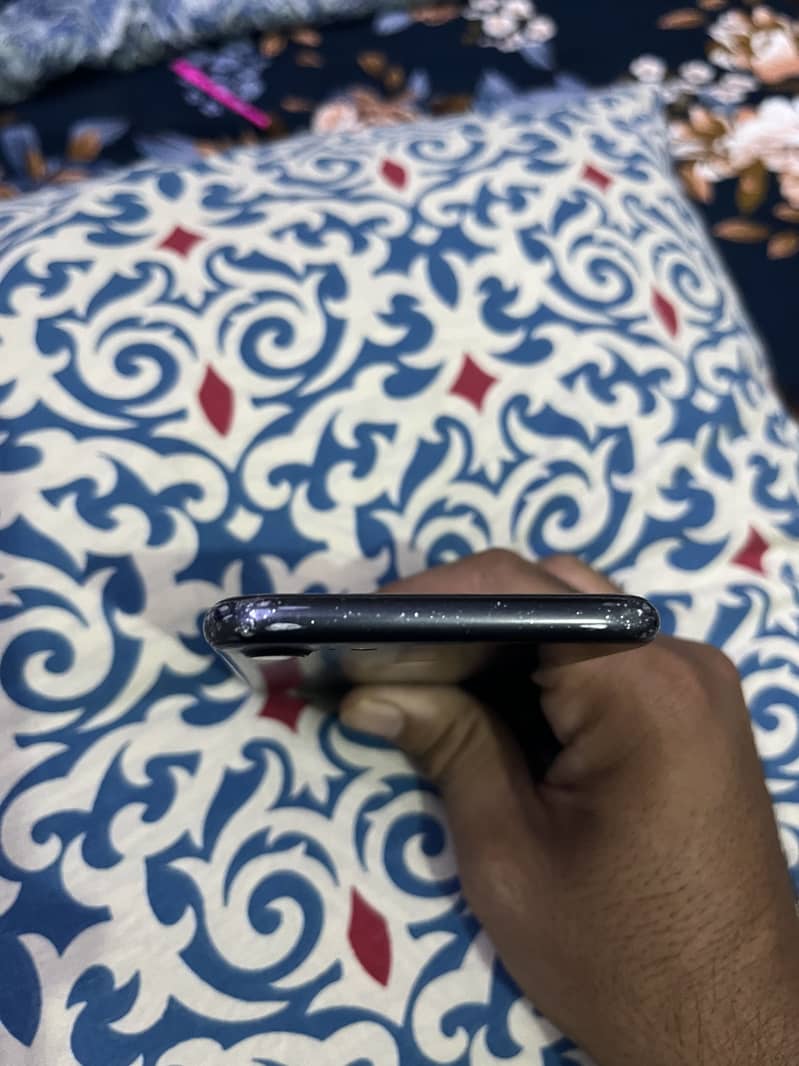 Apple iPhone 7 3