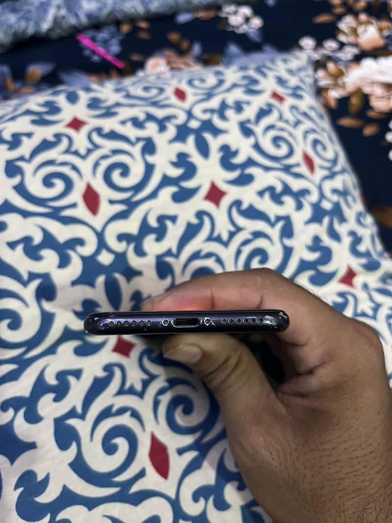 Apple iPhone 7 5