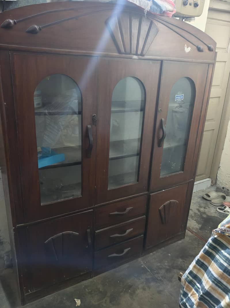used showcase 0