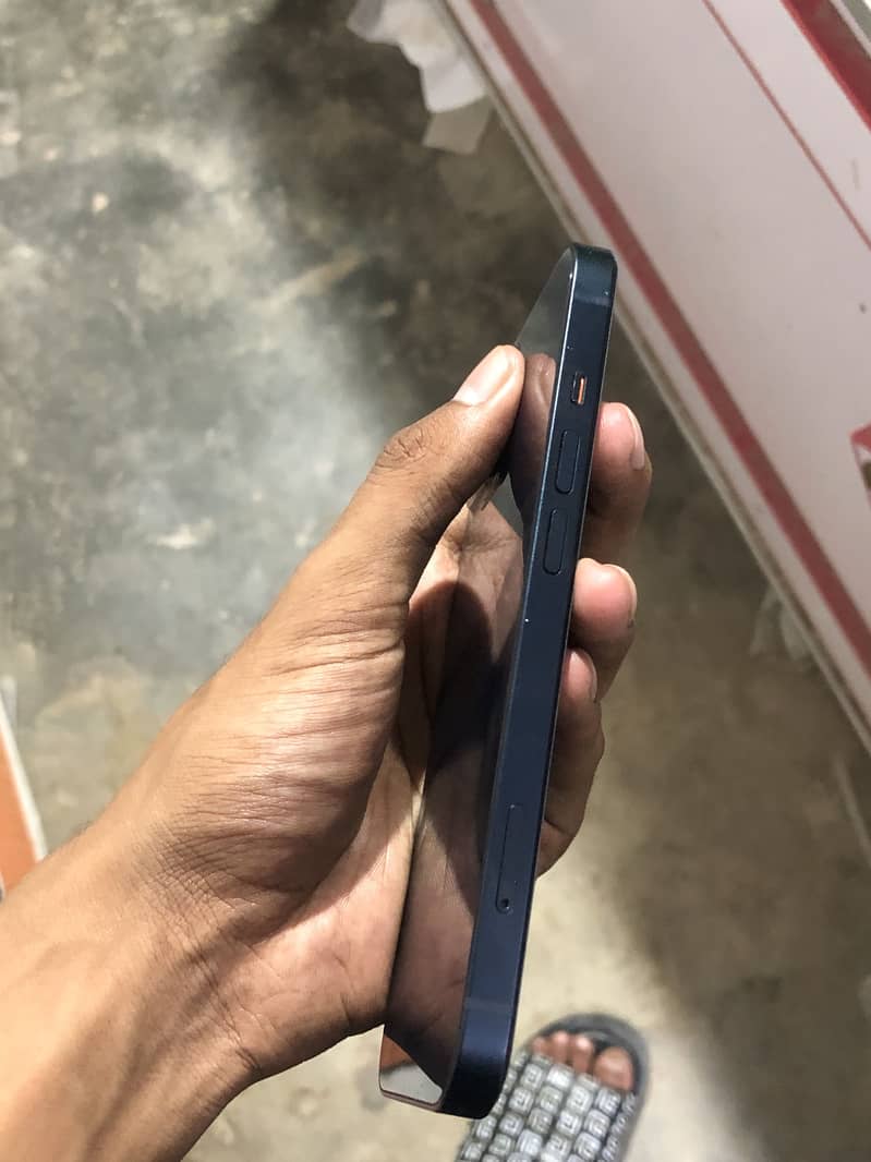 Apple iPhone 13 3