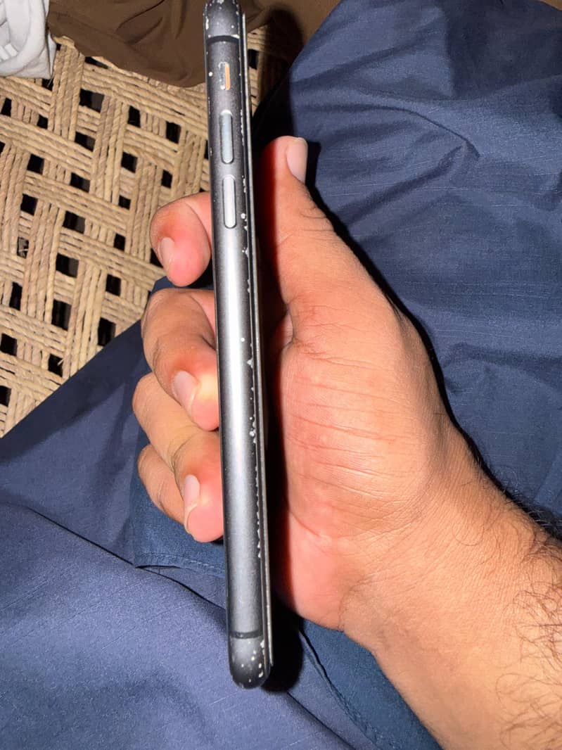 Apple iPhone 11 0