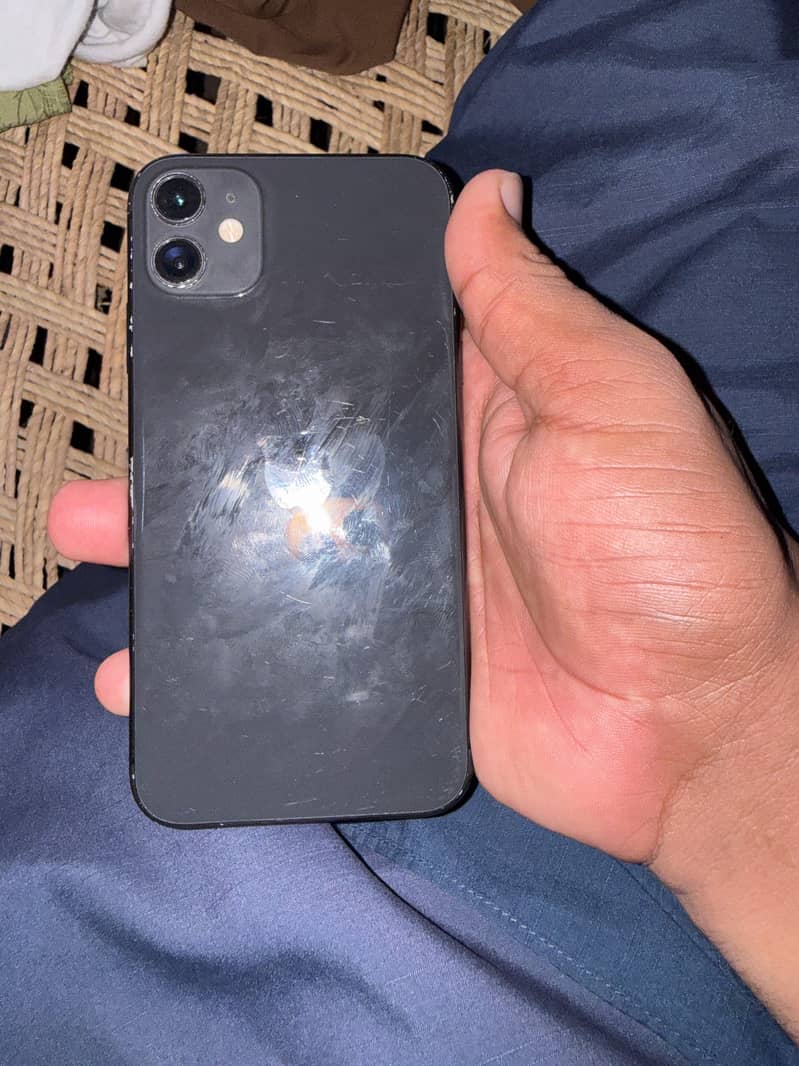 Apple iPhone 11 3