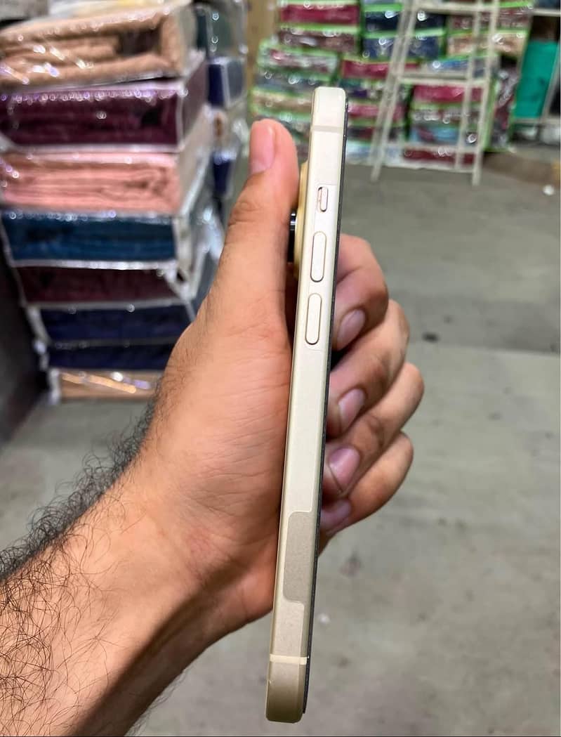 Apple iPhone 15 2