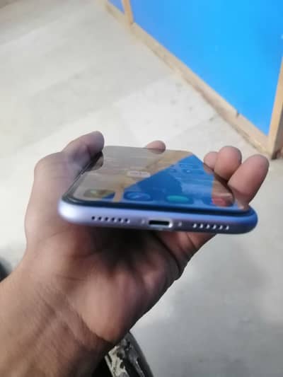 Apple iPhone 11